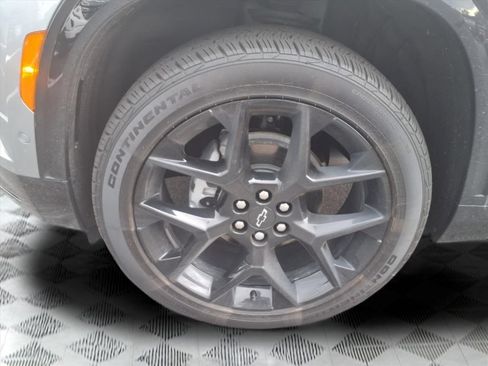 Certified 2026 Chevrolet Traverse RS w/ LPO, Floor Liner Package AWD/4WD image 9