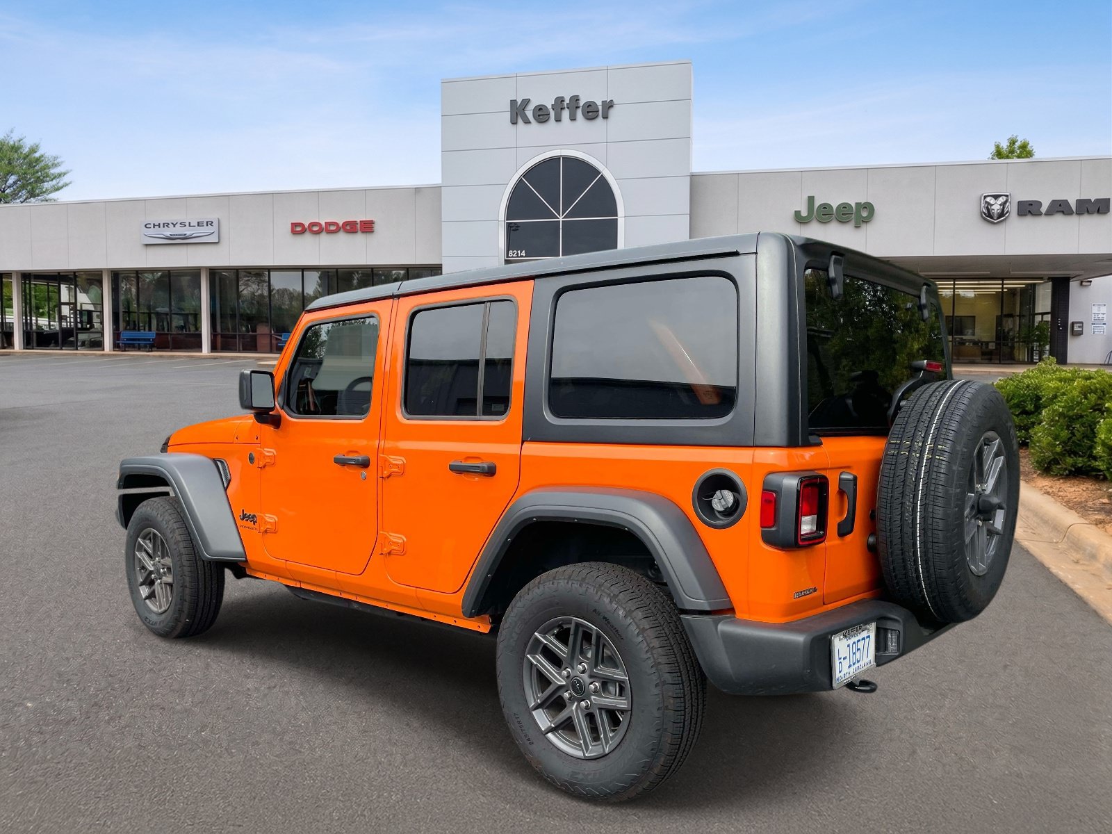 Used 2025 Jeep Wrangler Unlimited Sport AWD/4WD image 4