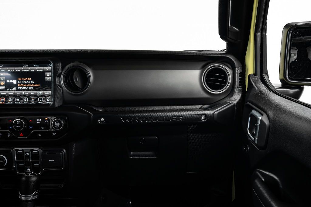 Used 2022 Jeep Wrangler Unlimited Sport AWD/4WD image 32