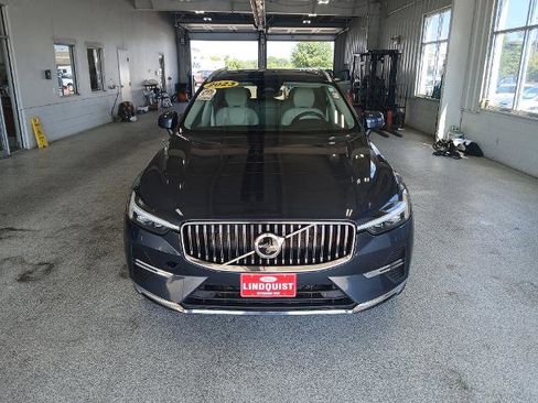Used 2023 Volvo XC60 B5 Ultimate w/ Climate Package image 3