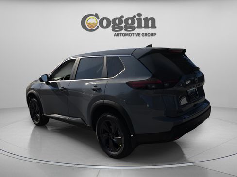 New 2026 Nissan Rogue SV FWD image 3