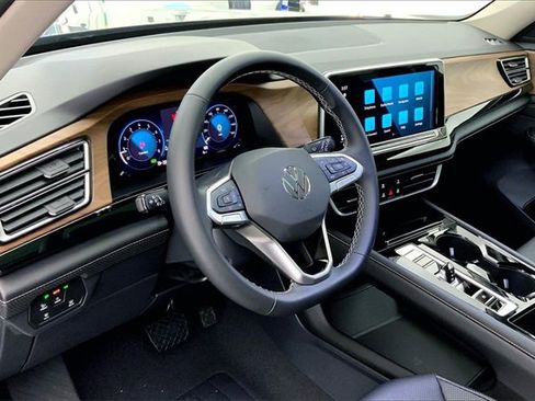 New 2026 Volkswagen Atlas SE image 7