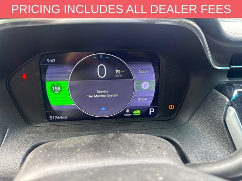 Used 2023 Chevrolet Bolt LT w/ Driver Confidence Package FWD image 1