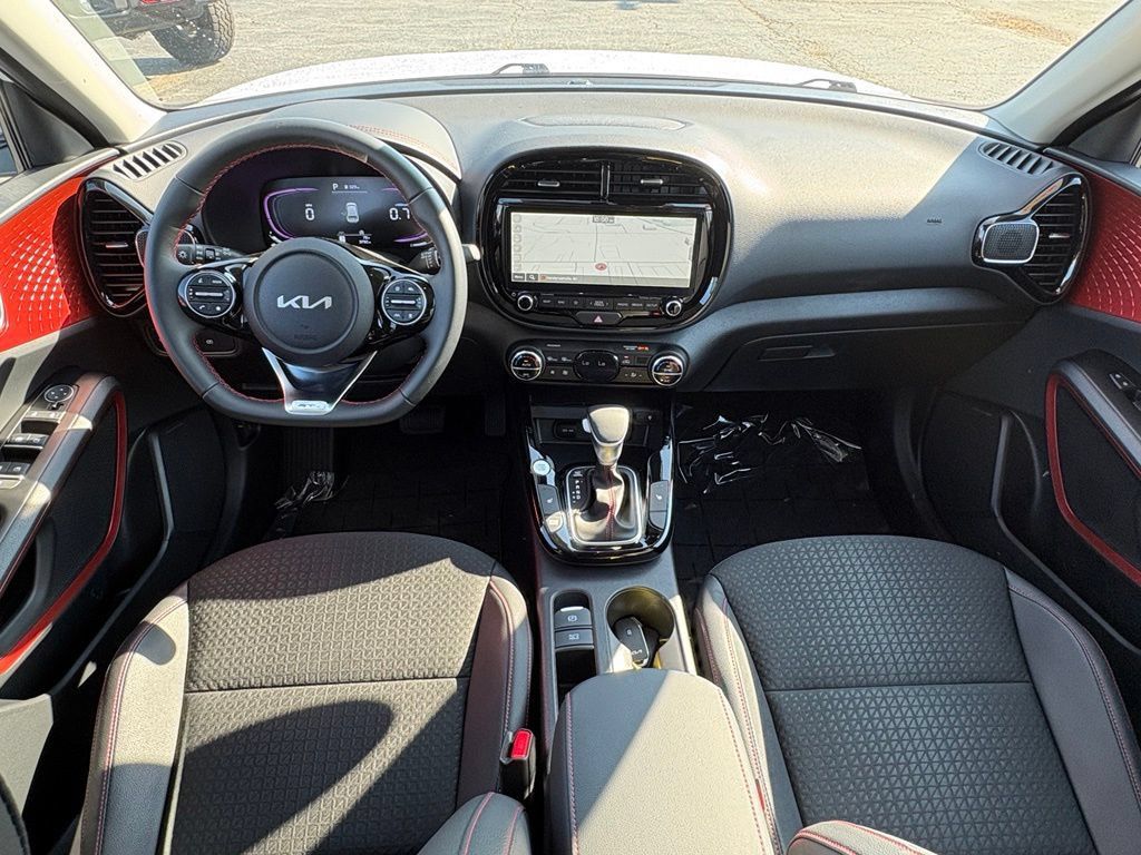 Used 2025 Kia Soul GT-Line w/ GT-Line Technology Package FWD image 8
