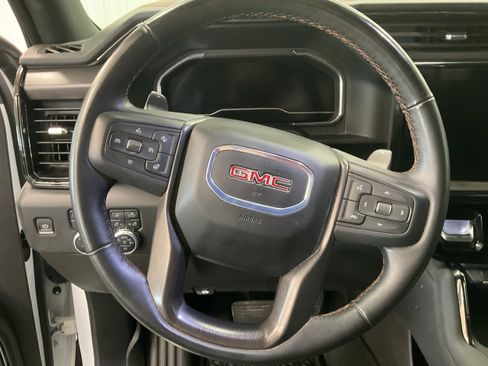 Used 2024 GMC Sierra 1500 AT4 w/ Technology Package AWD/4WD image 13