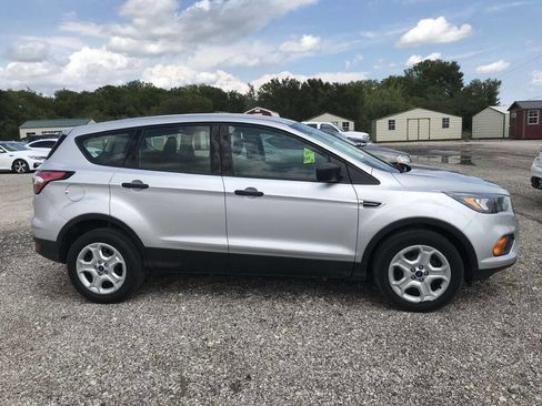 Used 2018 Ford Escape S image 3