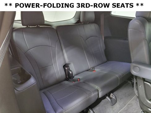 Used 2024 Buick Enclave Premium image 13