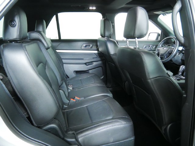 Certified 2018 Ford Explorer XLT w/ Equipment Group 202A AWD/4WD image 16