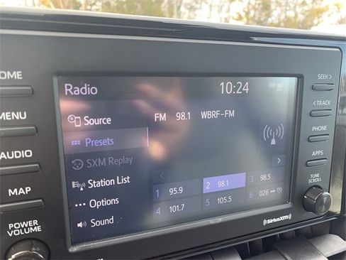 Used 2021 Toyota RAV4 XLE Premium image 24