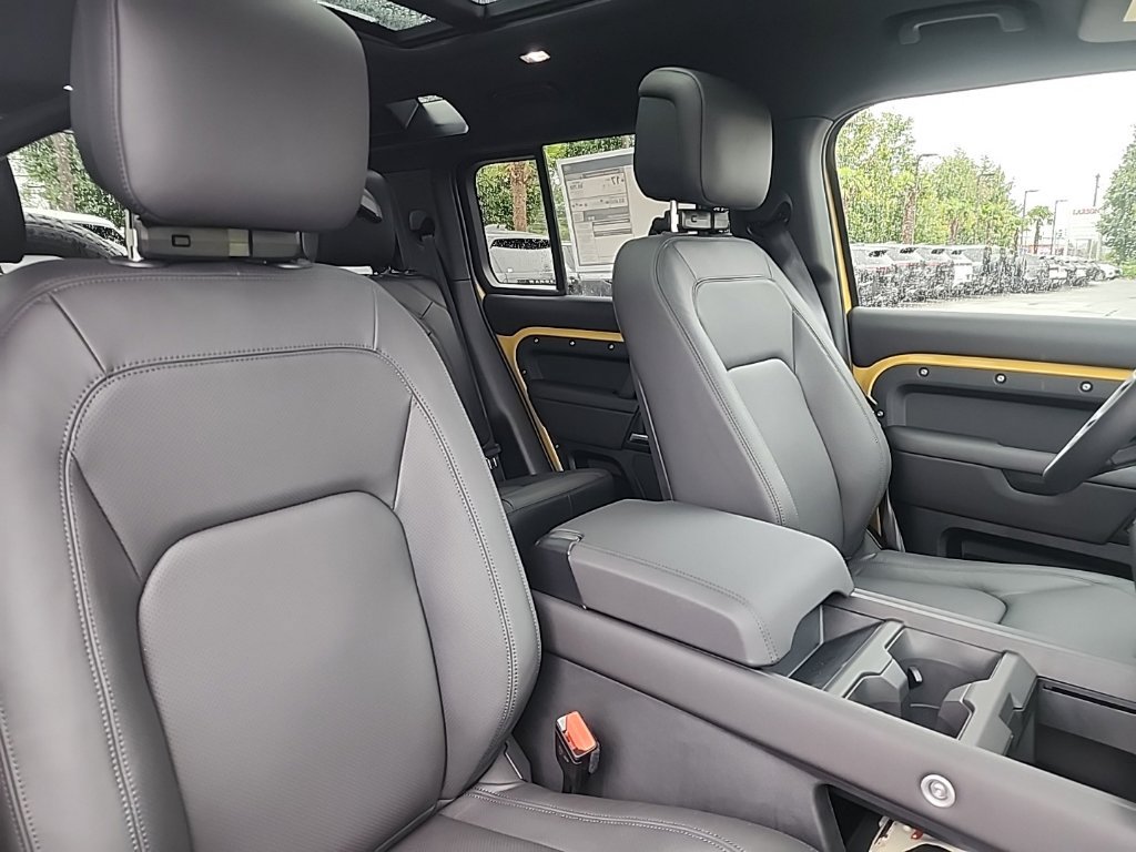 New 2026 Land Rover Defender 110 Trophy Edition AWD/4WD image 21