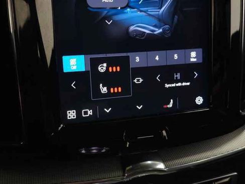 Certified 2024 Volvo XC60 T8 Ultimate w/ Protection Package Premier image 36