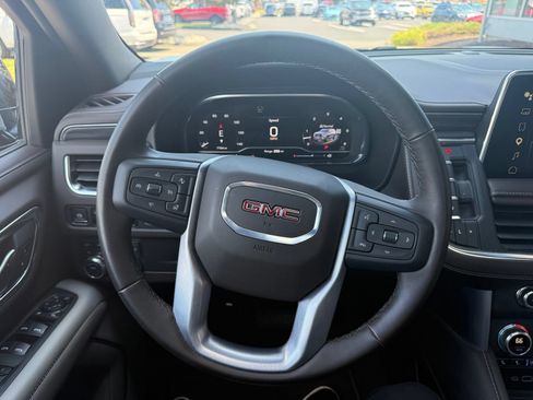 Used 2024 GMC Yukon SLT w/ SLT Premium Package AWD/4WD image 20