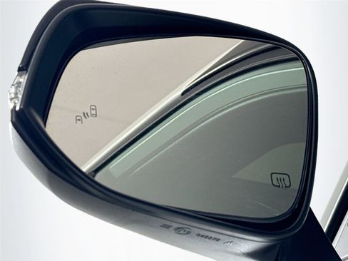 Certified 2024 Toyota Highlander XSE image 5