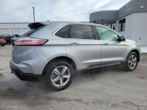 Used 2024 Ford Edge SEL w/ Convenience Package image 4