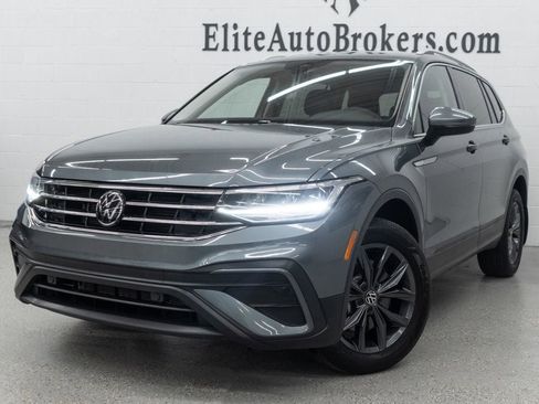 Used 2023 Volkswagen Tiguan SE image 40