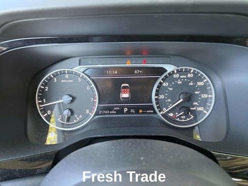 Used 2023 Nissan Pathfinder SL AWD/4WD image 15