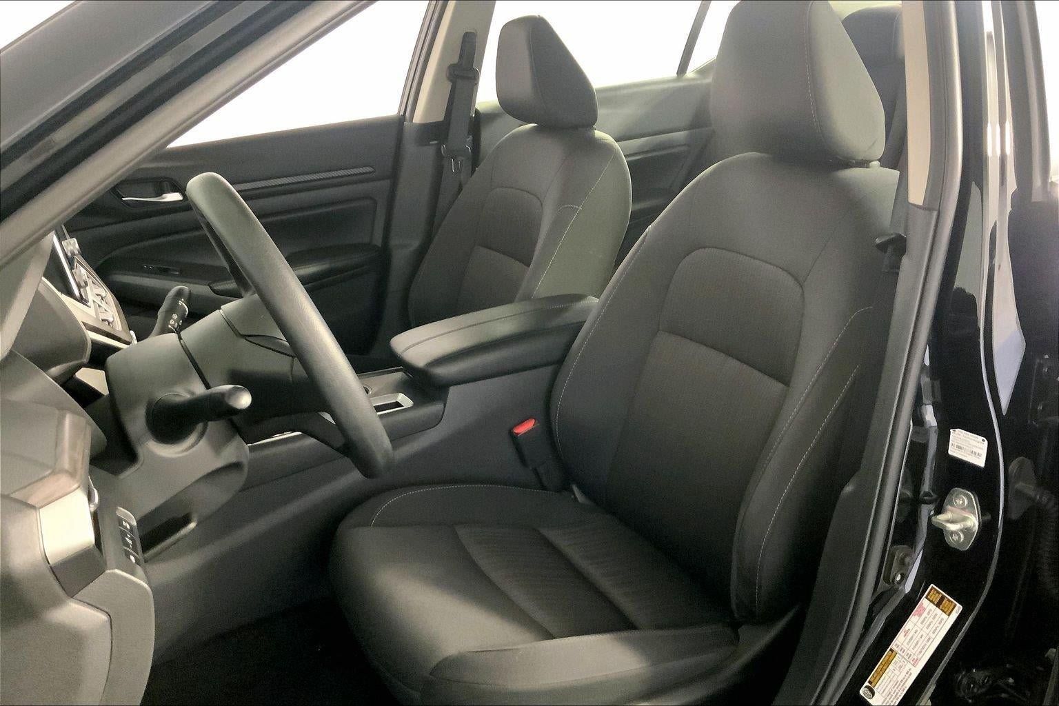 Used 2025 Nissan Altima 2.5 SV FWD image 22