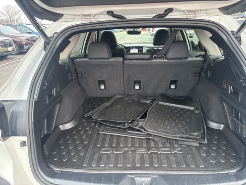 Used 2022 Subaru Outback Onyx Edition XT image 16