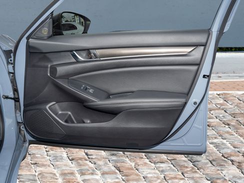 Used 2022 Honda Accord Sport image 12