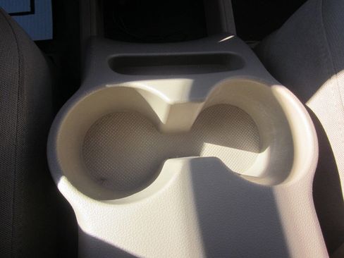 Used 2008 Kia Rondo LX w/ Convenience Pkg image 22