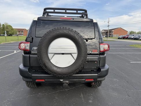 Used 2013 Toyota FJ Cruiser 4WD w/ Convenience Pkg image 5
