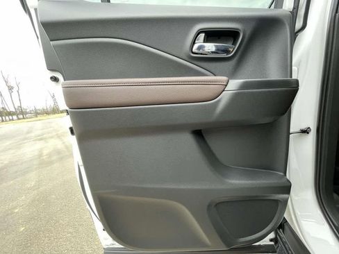 Used 2025 Honda Ridgeline RTL image 13