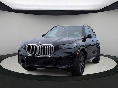 Used 2025 BMW X5 xDrive40i w/ M Sport Package image 4