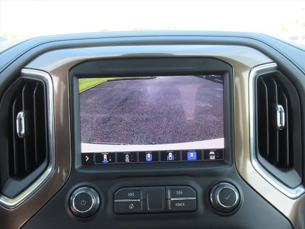 Used 2021 Chevrolet Silverado 1500 High Country w/ Technology Package AWD/4WD image 24