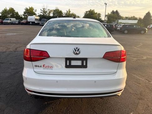 Used 2017 Volkswagen Jetta GLI FWD image 6