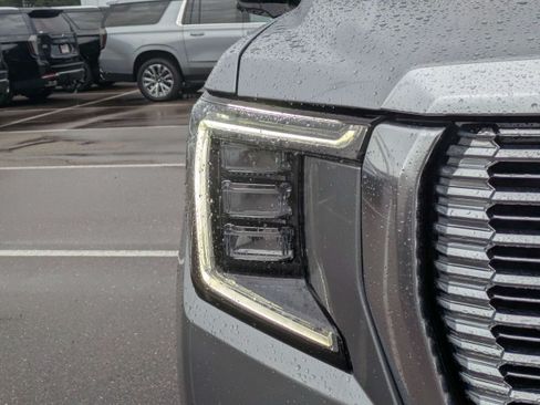 Used 2024 GMC Yukon Denali RWD image 9