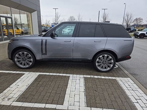 Used 2024 Land Rover Range Rover SE image 8