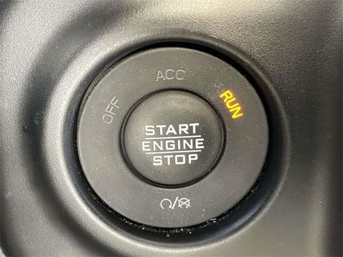 Used 2023 Jeep Wrangler Unlimited Sahara image 36