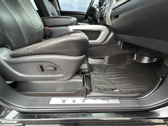 Used 2018 Nissan Titan SL w/ Chrome Package AWD/4WD image 36