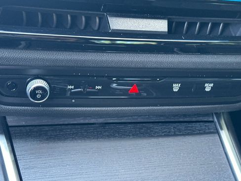 Used 2025 BMW 330i Sedan w/ Convenience Package image 26