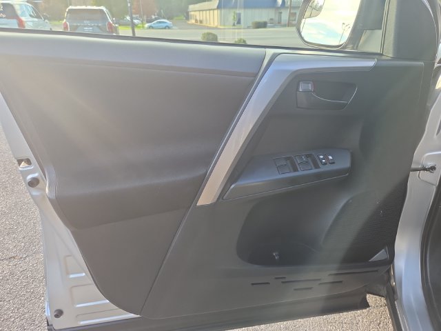 Used 2018 Toyota RAV4 LE w/ All Weather Liner Package AWD/4WD image 11