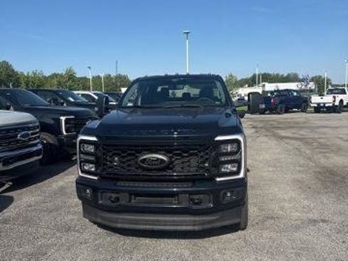 Certified 2025 Ford F250 XLT w/ Black Appearance Package AWD/4WD image 2