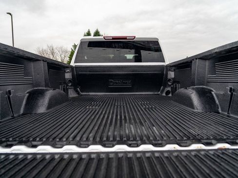 Used 2024 Chevrolet Silverado 3500 LT image 12