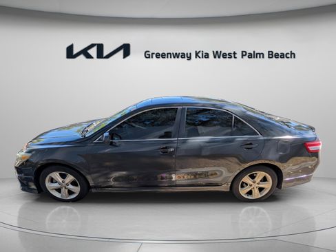 Used 2011 Toyota Camry SE image 4