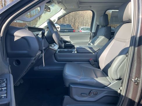 New 2025 Ford Expedition Max Active image 14