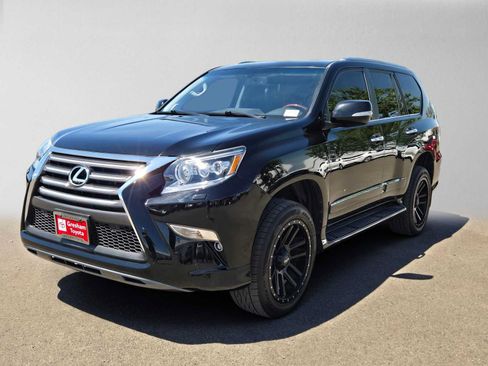 Used 2017 Lexus GX 460 Premium w/ Premium Package AWD/4WD image 9