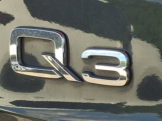 Used 2020 Audi Q3 2.0T Premium w/ Convenience Package AWD/4WD image 9