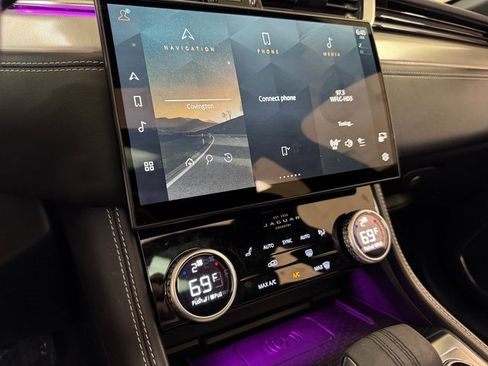 Used 2025 Jaguar F-PACE R-Dynamic S image 13