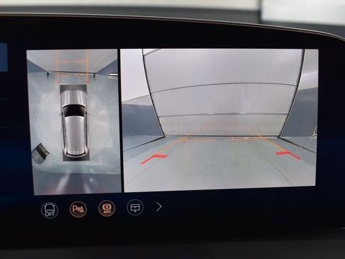 New 2026 Cadillac Vistiq Premium Luxury w/ LPO, Floor Liner Package image 21