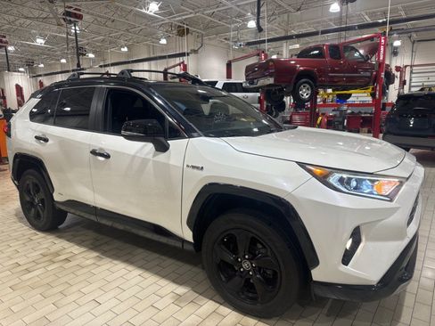 Used 2019 Toyota RAV4 XSE w/ XSE Weather Package AWD/4WD image 3