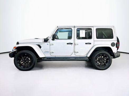 Used 2023 Jeep Wrangler Unlimited Sahara w/ Cold Weather Group AWD/4WD image 4