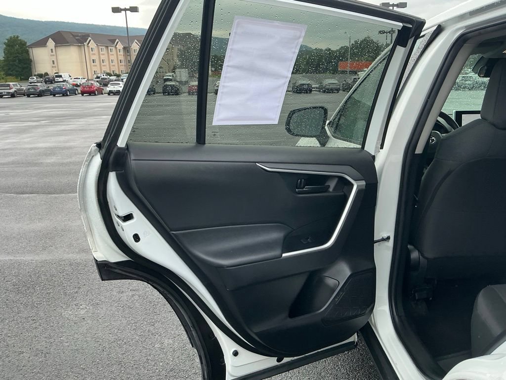 Certified 2023 Toyota RAV4 LE AWD/4WD image 26