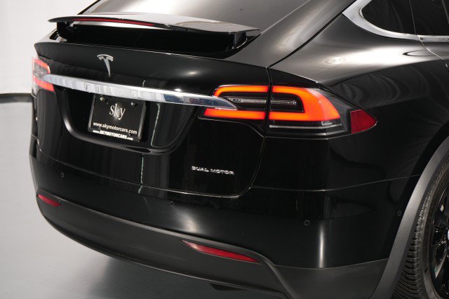 Used 2020 Tesla Model X Long Range AWD/4WD image 11