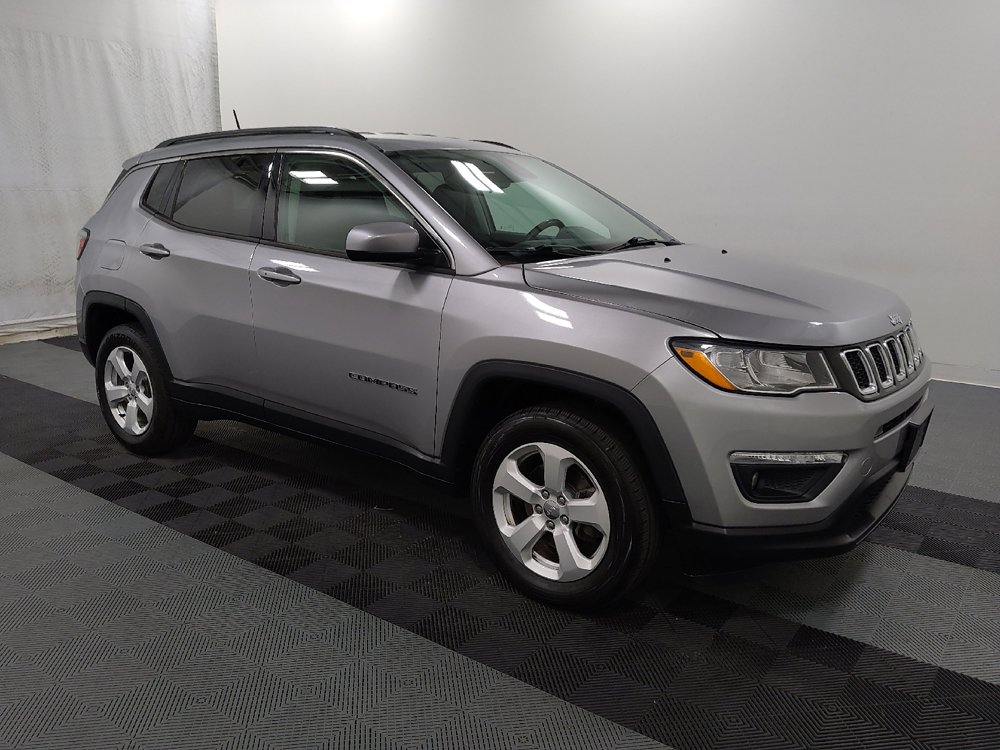 Used 2018 Jeep Compass Latitude w/ Cold Weather Group AWD/4WD image 11