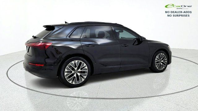 Used 2024 Audi Q8 e-tron Prestige w/ Prestige Package AWD/4WD image 10