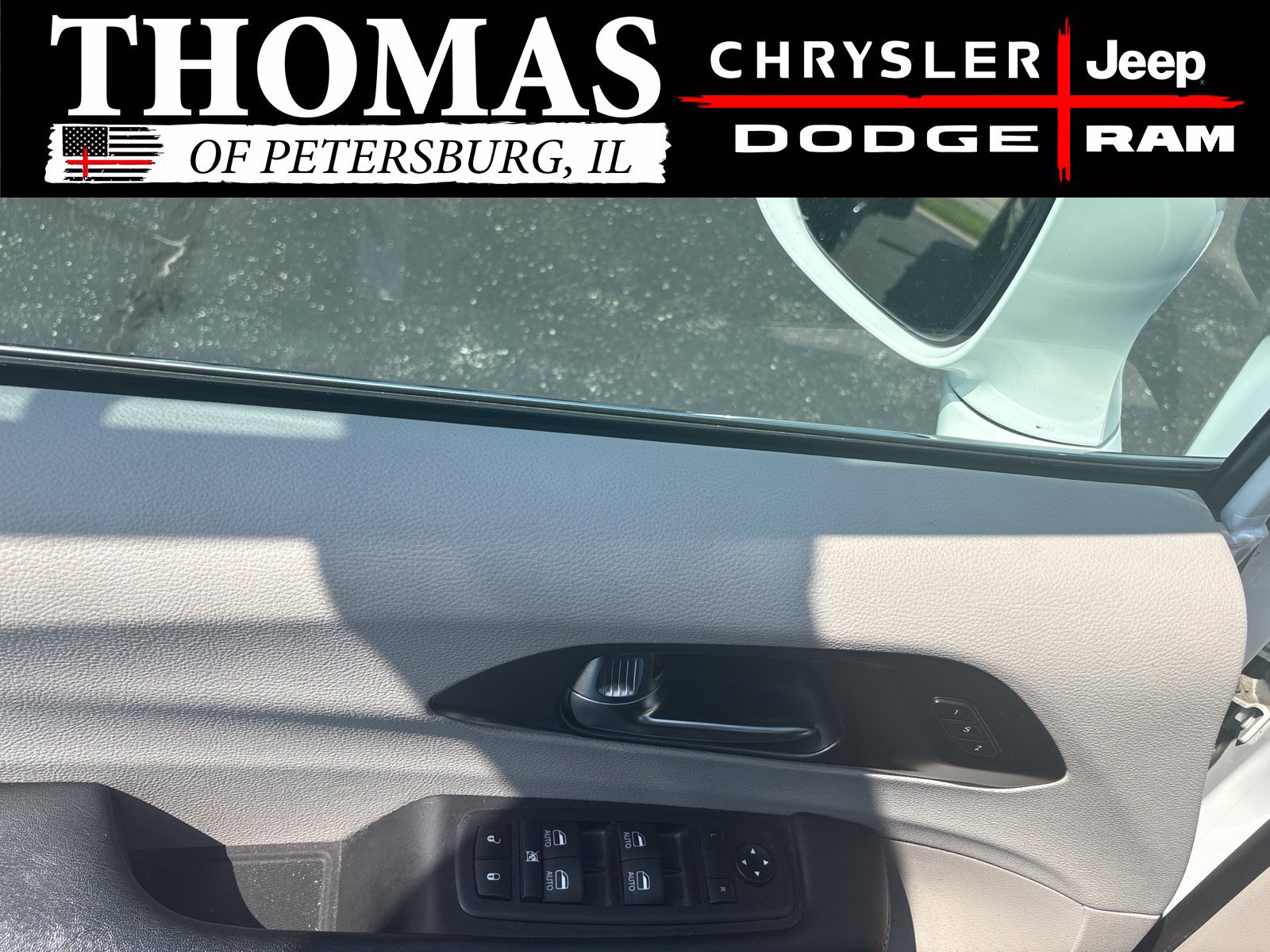 Used 2020 Chrysler Pacifica Touring-L Plus w/ Tire & Wheel Group FWD image 9